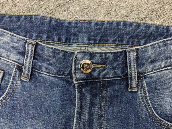 Pantalón tejano Moncler 2